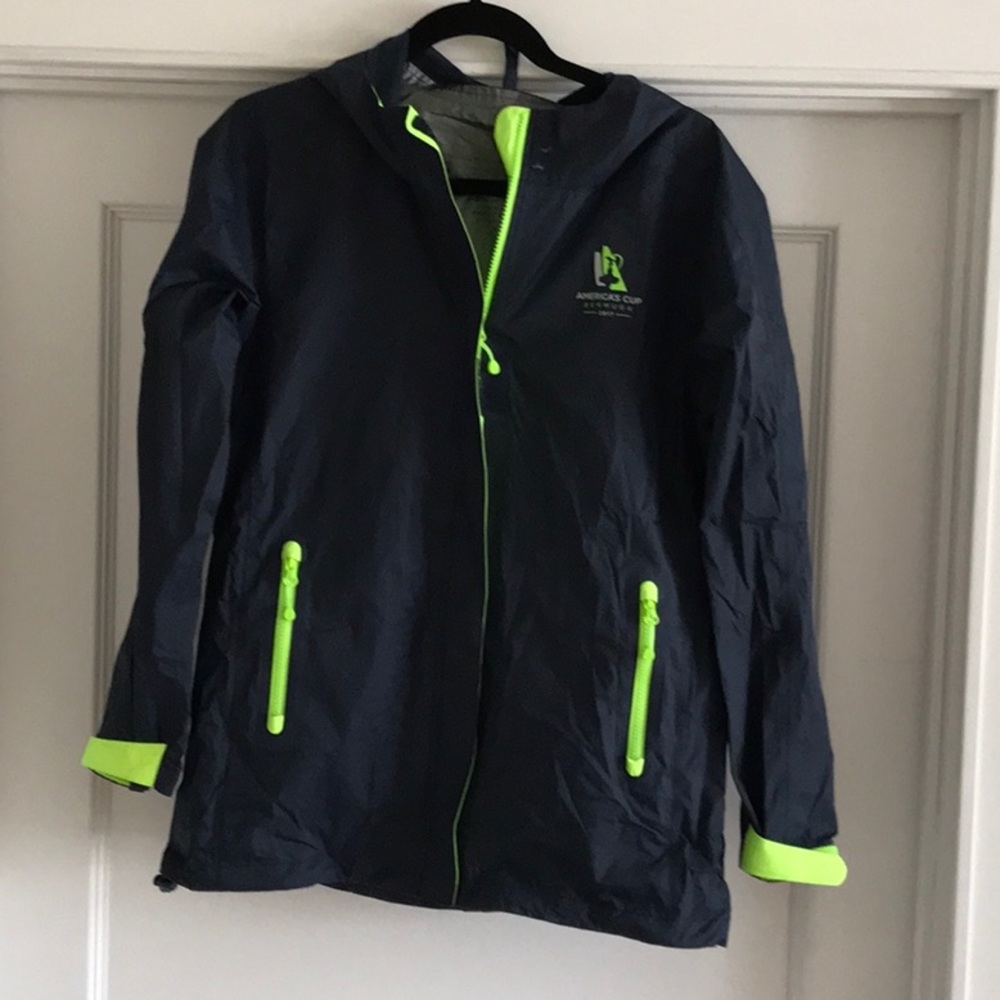 Vineyard Vines Rain Jacket America’s Cup Edition⛵️